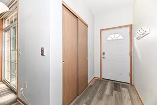 401 W Aspen Dr, Oak Creek, WI 53154 - Photo 4