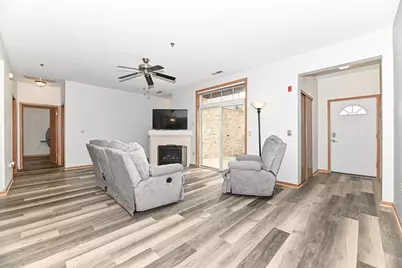 401 W Aspen Dr #7, Oak Creek, WI 53154 - Photo 6