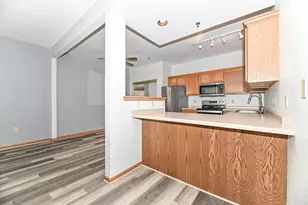 401 W Aspen Dr, Oak Creek, WI 53154 - Photo 12