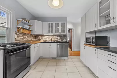 2005 E Beverly Rd, Shorewood, WI 53211 - Photo 8