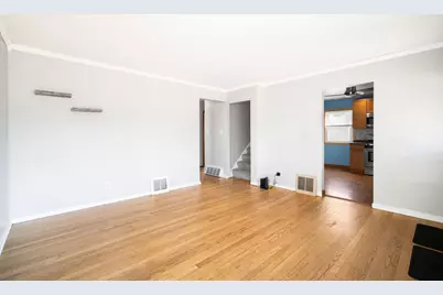 4602 W Sumac Pl, Milwaukee, WI 53219 - Photo 4