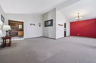 33810 Lynn Ln, Burlington, WI 53105 - Photo 10