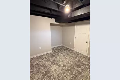 439 W Mall Rd, Glendale, WI 53217 - Photo 16