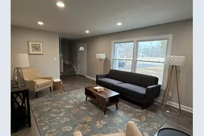 439 W Mall Rd, Glendale, WI 53217 - Photo 2