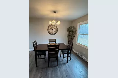 439 W Mall Rd, Glendale, WI 53217 - Photo 4