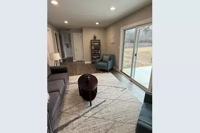 439 W Mall Rd, Glendale, WI 53217 - Photo 12