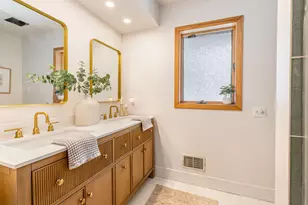 2620 W Garden Park Dr, Glendale, WI 53209 - Photo 14