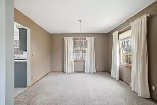 4615 S Camrose Ave, New Berlin, WI 53151 - Photo 6