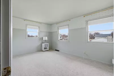 4615 S Camrose Ave, New Berlin, WI 53151 - Photo 20