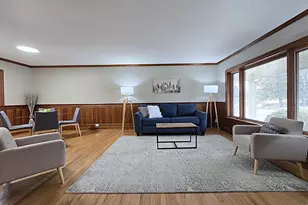 W147N8355 Manchester Dr, Menomonee Falls, WI 53051 - Photo 12