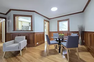 W147N8355 Manchester Dr, Menomonee Falls, WI 53051 - Photo 6