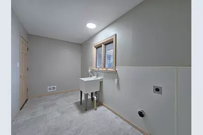 W147N8355  Manchester Dr, Menomonee Falls, WI 53051 - Photo 30