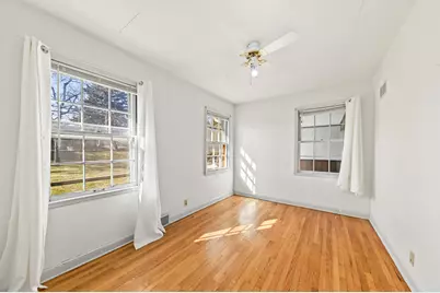 3247 N Knoll Blvd, Wauwatosa, WI 53222 - Photo 14