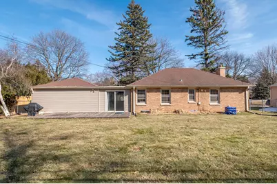 3247 N Knoll Blvd, Wauwatosa, WI 53222 - Photo 20