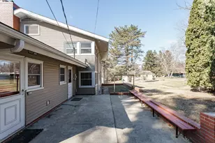 1011 Richards Ave, Watertown, WI 53094 - Photo 8