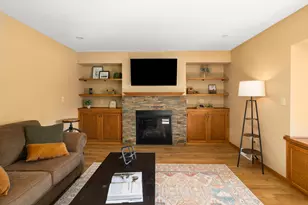 323 Porthamel Ct, Wales, WI 53183 - Photo 8