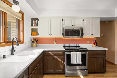 323  Porthamel Ct, Wales, WI 53183 - Photo 14