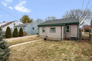 2812 E Allerton Ave, Saint Francis, WI 53235 - Photo 16