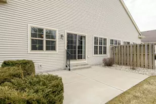 1145 Black Bear Dr, Mukwonago, WI 53149 - Photo 10