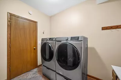 1909  Patricia Ln, Waukesha, WI 53188 - Photo 16