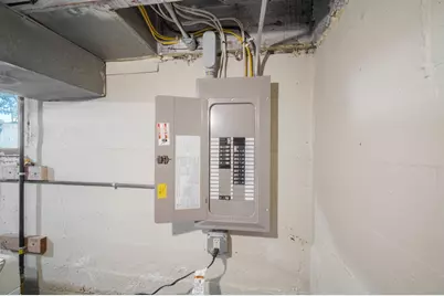 1047 W Washington St, West Bend, WI 53095 - Photo 18