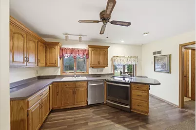 175 N Dries St, Saukville, WI 53080 - Photo 8