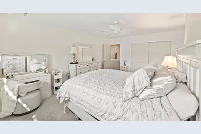 987  Lake Country Ct, Oconomowoc, WI 53066 - Photo 24