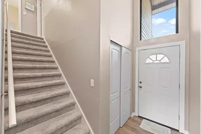 987  Lake Country Ct, Oconomowoc, WI 53066 - Photo 4