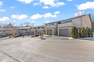 987 Lake Country Ct, Oconomowoc, WI 53066 - Photo 32