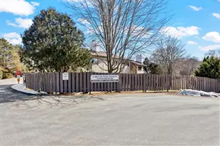 987 Lake Country Ct, Oconomowoc, WI 53066 - Photo 34