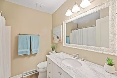 987  Lake Country Ct, Oconomowoc, WI 53066 - Photo 18