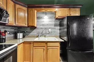 2215 S 73rd St, West Allis, WI 53219 - Photo 12