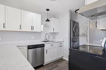 404  Sheffield Rd #4, Waukesha, WI 53186 - Photo 6