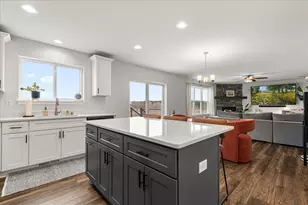 177 Emerald Cir, Saukville, WI 53080 - Photo 8