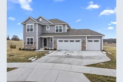 177  Emerald Cir, Saukville, WI 53080 - Photo 1