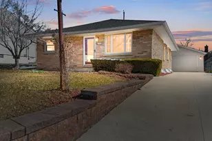 236 N 115th St, Wauwatosa, WI 53226 - Photo 1