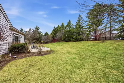 446 W Bridge Ct, Grafton, WI 53024 - Photo 38
