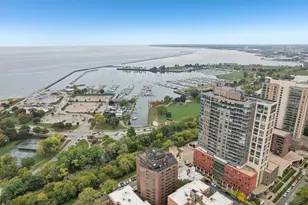 1919 N Summit Ave, Milwaukee, WI 53202 - Photo 2