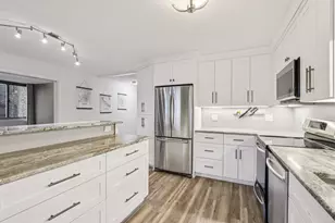 1919 N Summit Ave, Milwaukee, WI 53202 - Photo 4