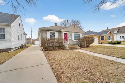 2911  Webster St, Racine, WI 53403 - Photo 2