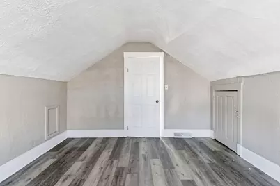 2013  De Koven Ave, Racine, WI 53403 - Photo 8