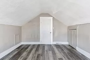 2013 De Koven Ave, Racine, WI 53403 - Photo 8