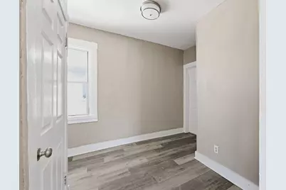 2013  De Koven Ave, Racine, WI 53403 - Photo 6