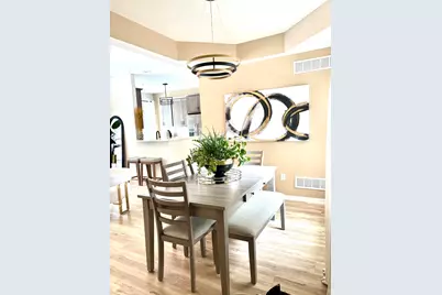 5322 S Hidden Dr, Greenfield, WI 53221 - Photo 8