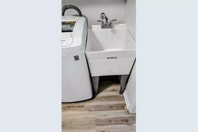 5322 S Hidden Dr, Greenfield, WI 53221 - Photo 34