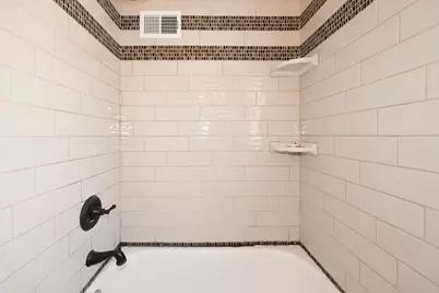 10907  Glenway Ct, Wauwatosa, WI 53222 - Photo 22