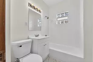 2316 E Malvern Pl, Milwaukee, WI 53207 - Photo 14