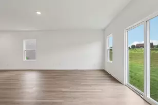 7101 Oakmont Rd, Racine, WI 53403 - Photo 10