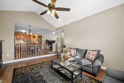 8526 S Bedford Way, Oak Creek, WI 53154 - Photo 18