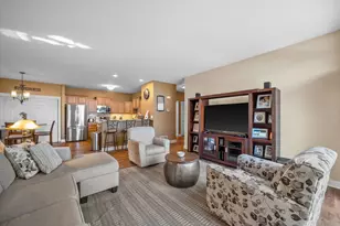 8526 S Bedford Way, Oak Creek, WI 53154 - Photo 14